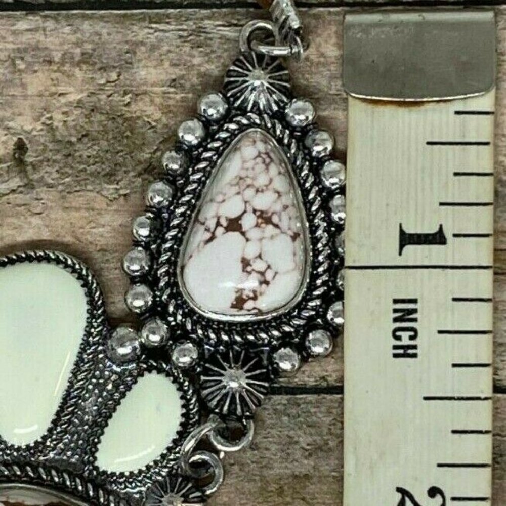 Western Southwest Christmas Spirit White Buffalo Pendant Rawhide Necklace slvr - Picture 8 of 9